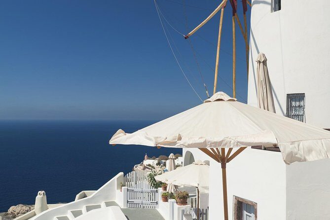 Shared Departure Transfer: Santorini Hotel to Airport or Cruise Port - The Balance of Convenience vs. Reliability
