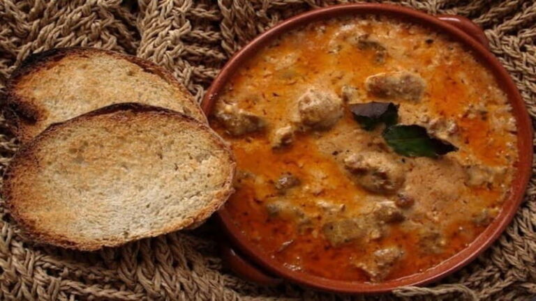 Shkodra: Walking Tour with Traditional Dinner - The Sights and Stops in Detail