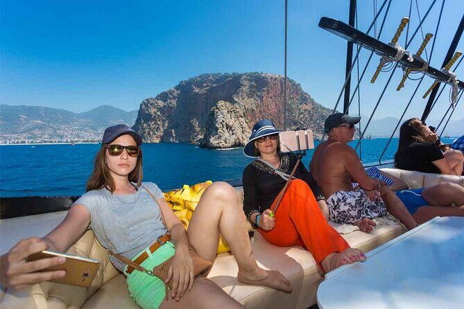 Side-Alanya: Pirate Yacht Tour (Legend Big Kral) with Lunch-Drink - The Pros & Cons
