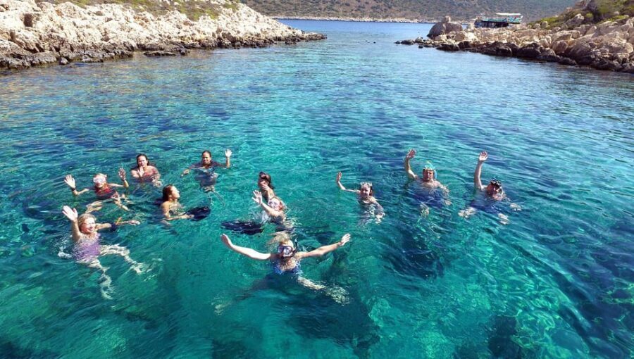 Side: Dolphin Island Boat Trip with Lunch & Unlimited Drinks - The Experience Through Travelers’ Eyes