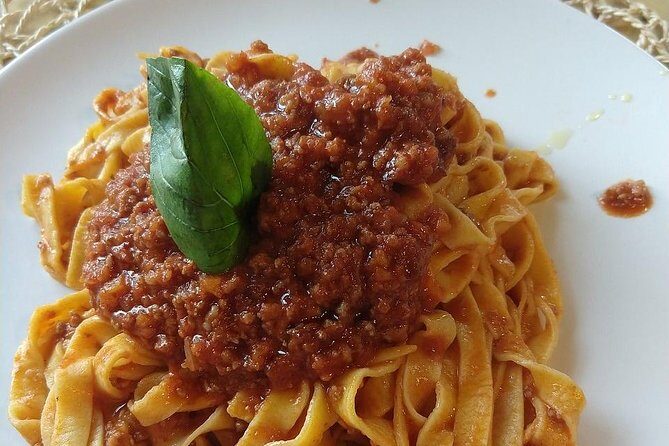 Siena: Small group Cooking Class in Chianti Farmhouse - Who Should Consider This Tour?