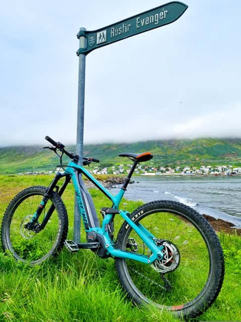 Siglufjörður: E-Mountain Bike Tour with Guide - The Balance of Scenic Beauty and Accessibility