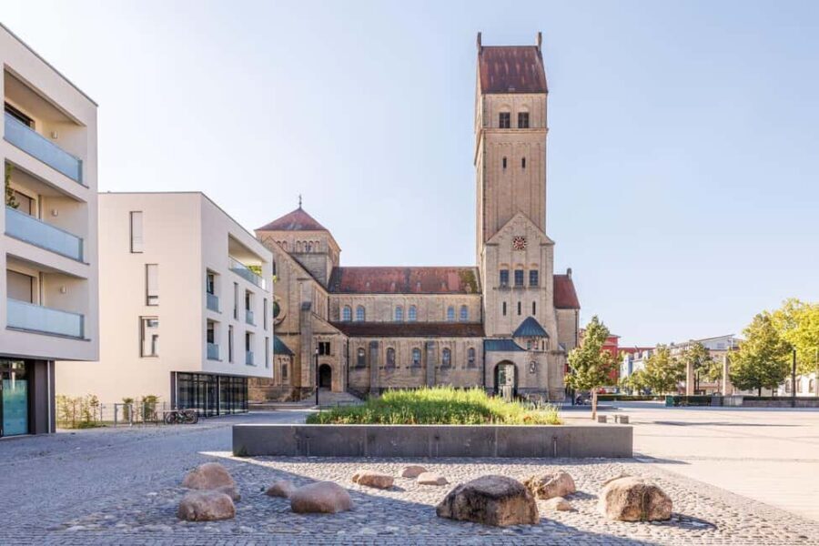 Singen: City tour "Stone meets wine  Hidden treasures of the Gründerzeit" - The Value and Who It’s For