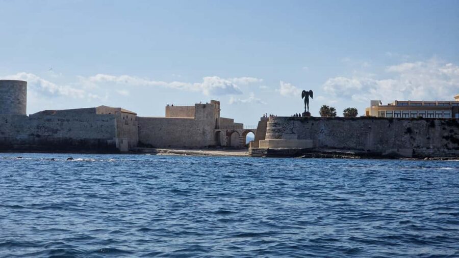 Siracusa: Ortigia +sea caves +fishing experience - The Itinerary in Detail