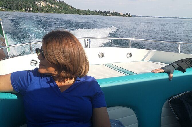 Sirmione off the Crowds Boat and Walking Tour with a Drink - The Boat Ride: A Scenic Highlight