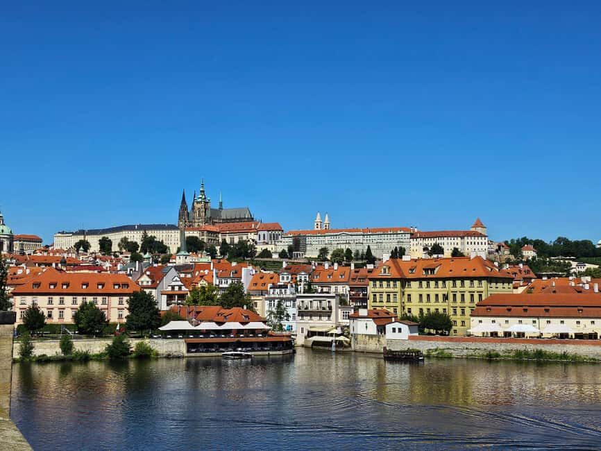 Skip-the-Line Private Tour of Prague Castle & Hidden Gems - What Makes the Guides Stand Out