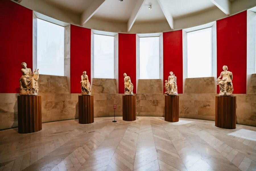 "Skip the line" Royal Palace + Prado Museum - The Royal Palace: A Grand Perspective