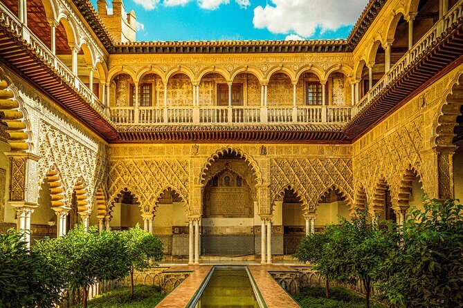 Skip the Line Seville Alcázar, Cathedral & Giralda Guided Tour - Seville Cathedral: The Largest Gothic Church