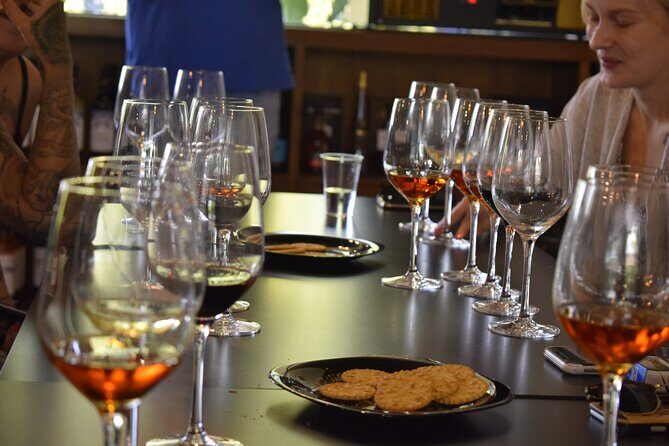 Small-Group Arrábida Coast Tour & Wine Taste - Experience the Local Flavors at Mercado do Livramento