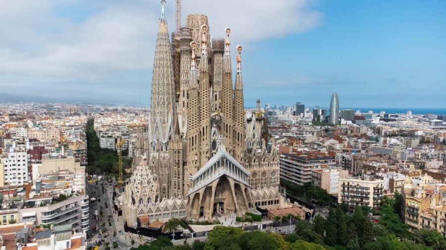 Small-Group Sagrada Familia Fully Guided Tour - The Details: What’s Included and What’s Not