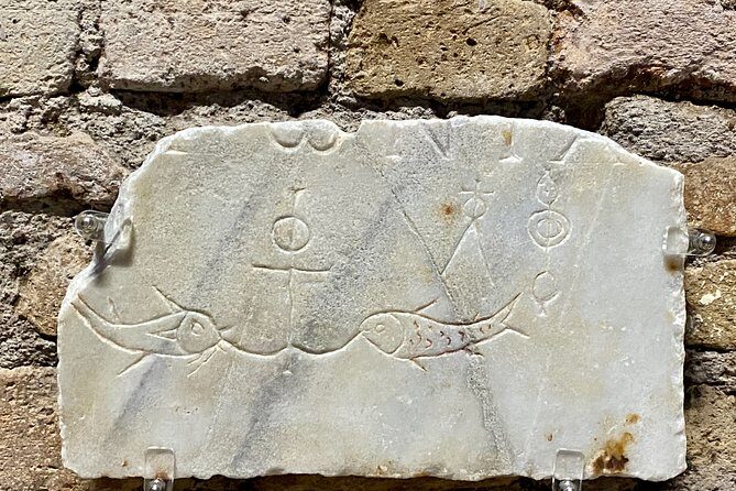 Small-Group Tour of Roman Catacombs & St. Clement's Undergrounds - Guides and Reviews: What Past Travelers Say