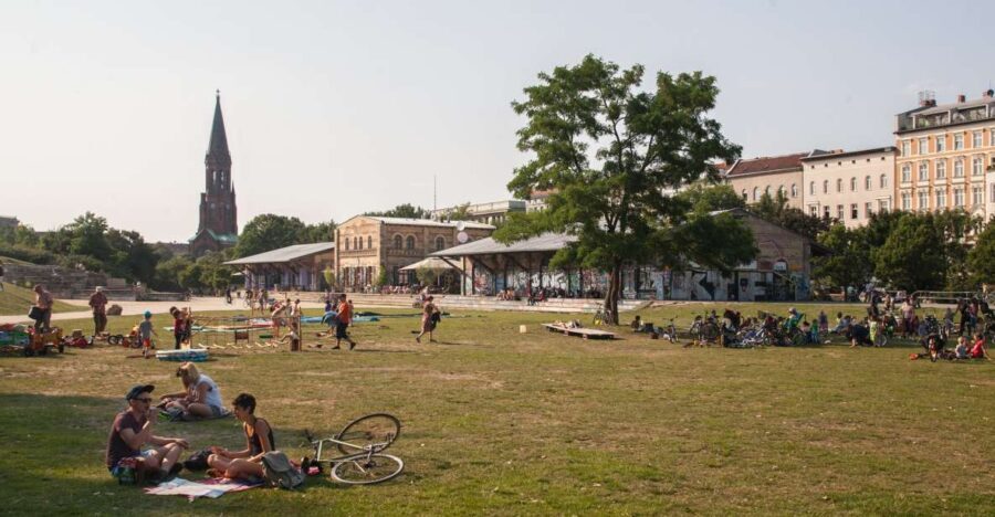 Small Group Walking Tour: "Wild Kreuzberg" - Exploring Kreuzberg: What to Expect on the Tour