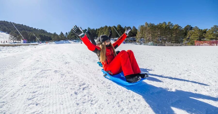 Snow getaway from Valencia: a day of sledding and fun - Exploring Mora de Rubielos