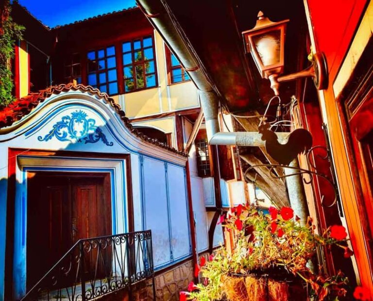 Sofia: Private Day Tour to Plovdiv with Traditional Lunch - Transportation and Group Size