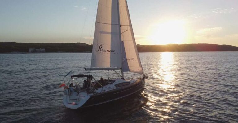 Sopot: Sunset Yacht Cruise with Welcome Drink - The Experience in Detail