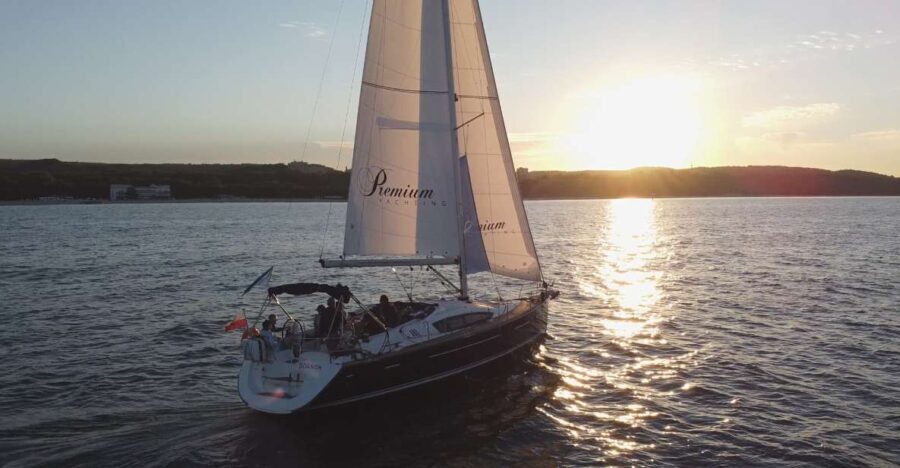 Sopot: Sunset Yacht Cruise with Welcome Drink - The Experience in Detail