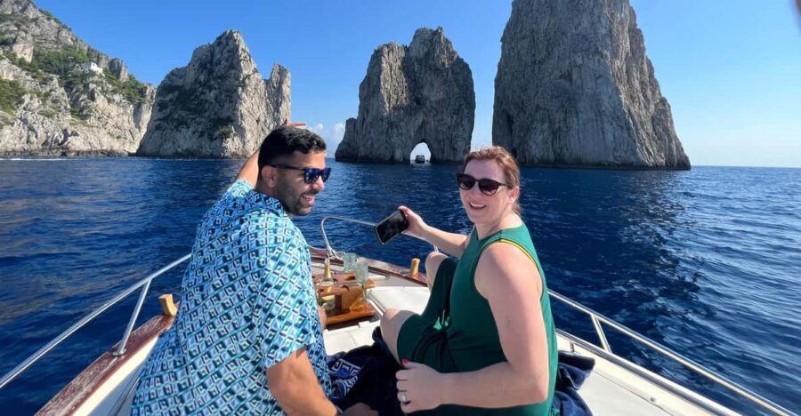 Sorrento: Luxury Boat tour to Capri with Blue Grotto - Key Points