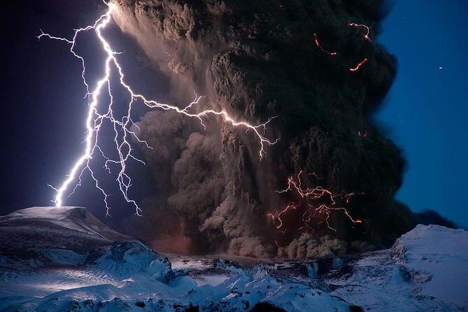 South Coast tour from Reykjavík in minibus - Exploring Skogafoss: The Magnificent Waterfall