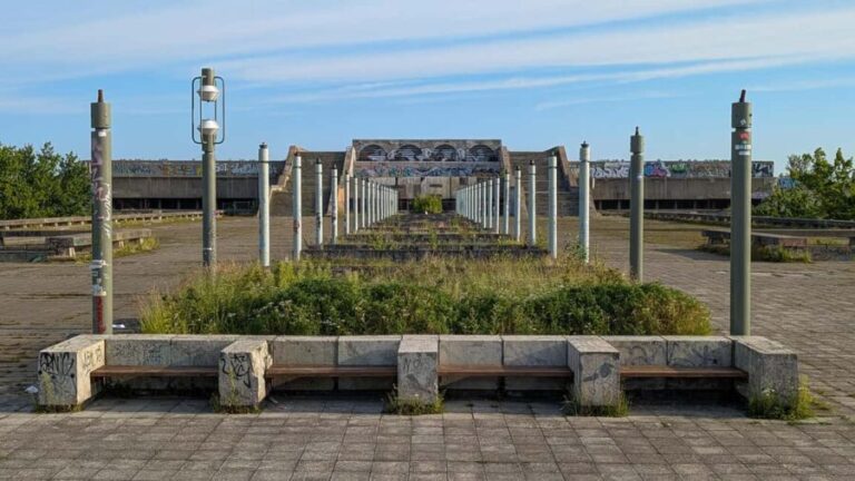 Soviet Tallinn: Cold War Echoes Behind the Iron Curtain Tour - Breaking Down the Itinerary