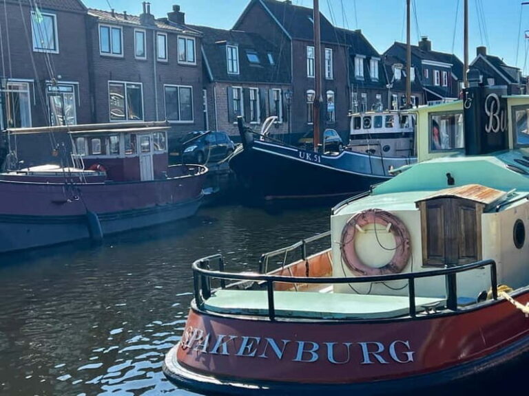 Spakenburg: Guided Walking Tour of the Historic Center - Visiting the Museum Harbor