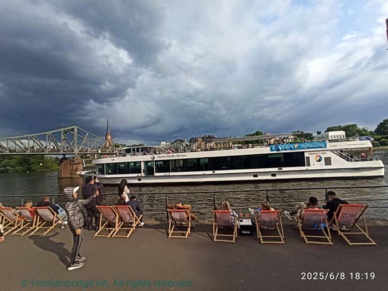 Spanish walking tour in Frankfurt with a local guide - Practical Details and What to Expect