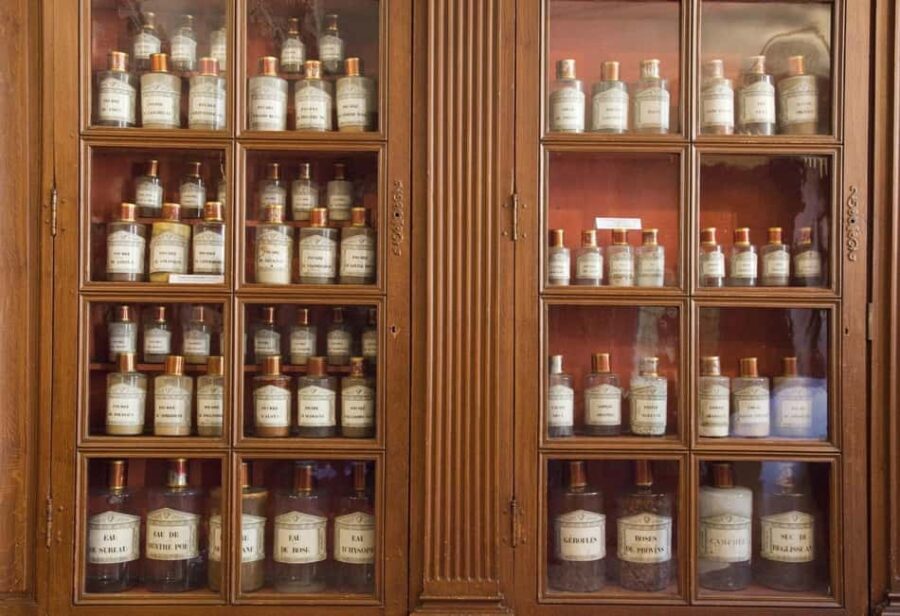 Speziali e Profumi: Visita tra Botteghe e Viaggio Sensoriale - The Experience in Detail