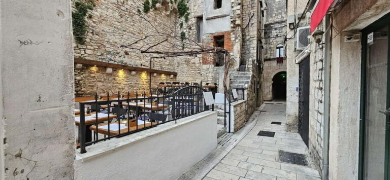 Split and Klis Fortress Day Tour From Dubrovnik! - Discovering Klis Fortress: A Step Back in Time