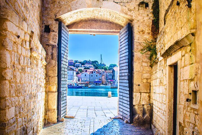 Split: Blue Lagoon & 3 Islands Speedboat Tour - Small group - The Experience in Practice