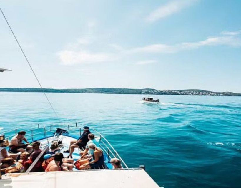 Split: Blue Lagoon Boat Trip with Lunch, Wine and Snorkeling - Get a Taste of Croatia’s Coastline and Islands