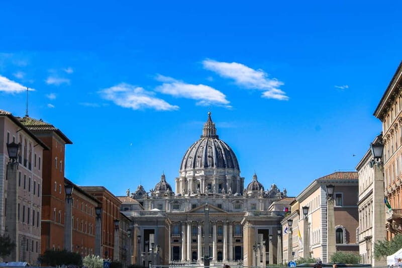 St. Peter's Basilica: Hosted Entrance & Digital Audioguide - Discovering the Tour: What to Expect