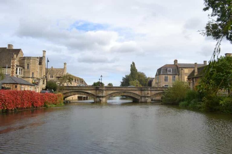 Stamford: Guided Walking Tour of Stamford - The Value of the Stamford Guided Tour