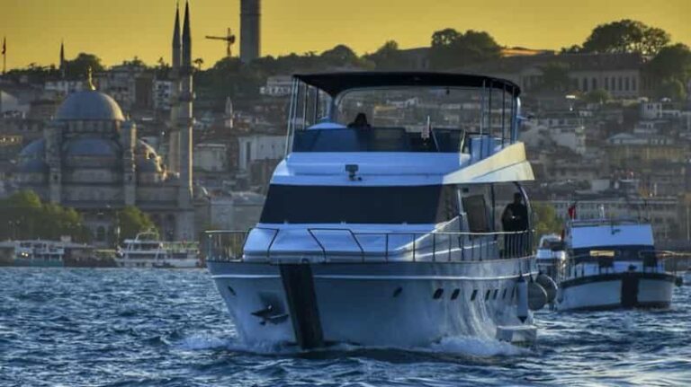 stanbul: Private Luxury Yacht on Bosphorus 24 MT (79 feet) - Who Should Consider This Tour?