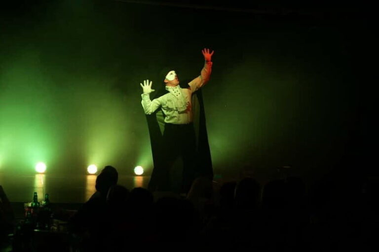 Stardust Variety Show - The Food and Drinks