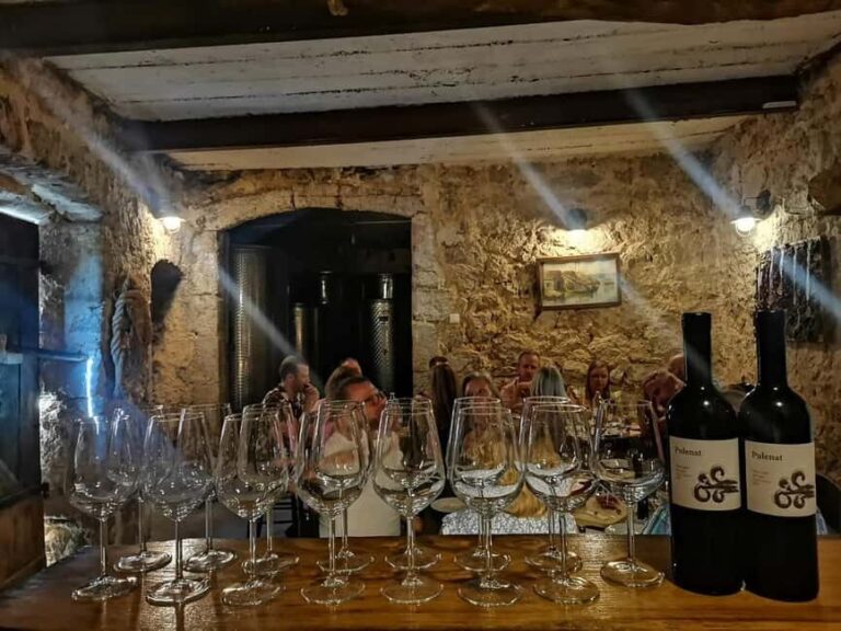 Stari Grad: Private Tuk-Tuk tour with Wine tasting - Who Will Enjoy This Tour?