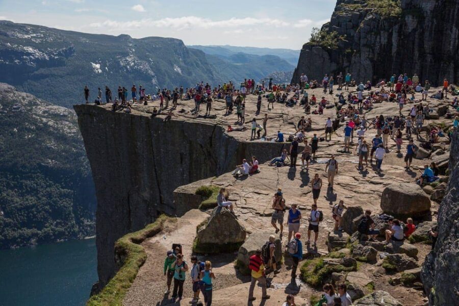 Stavanger: Preikestolen (Pulpit Rock) Hike with Local Guide - What to Expect from the Preikestolen Hike Tour