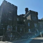 Stirling: Daily Guided Walking Tour (11am & 2pm) - The Highlights in Detail