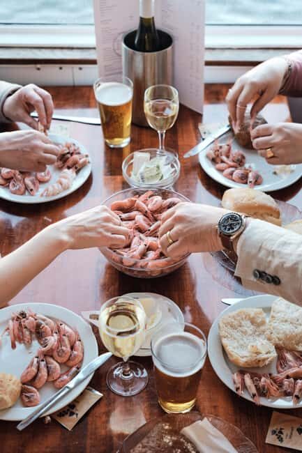 Stockholm All-You-Can-Eat Shrimp or Tacos Cruise & Coverband - What You Can Expect from the Experience