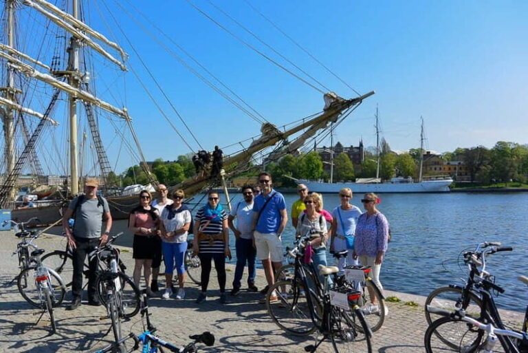 Stockholm: Guided Bike Tour - Starting Out: Meet, Bike, and Briefing