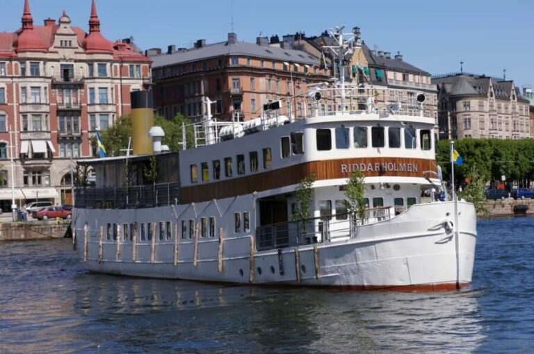 Stockholm: Midsummer Archipelago Boat Tour Live Guide DE/EN - What to Expect on the Tour
