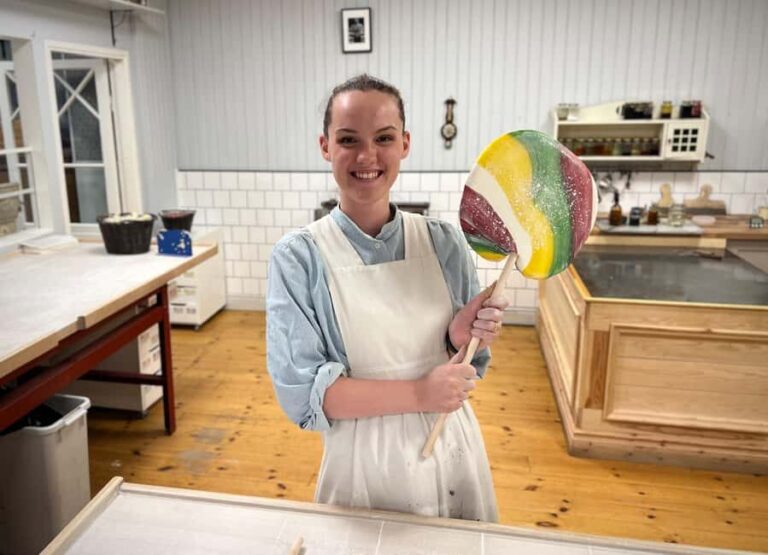 Stockholm: Old Town Food Tour of 7 Locals Favorites Tastings - The Kitchen of Gamla Stan: Traditional Swedish Flavors