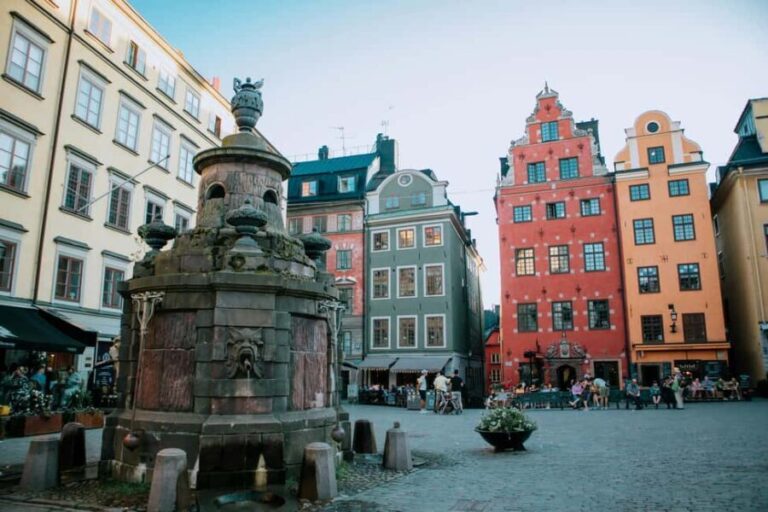 Stockholm: Old Town Gamla Stan Guided Walking Tour - Key Points