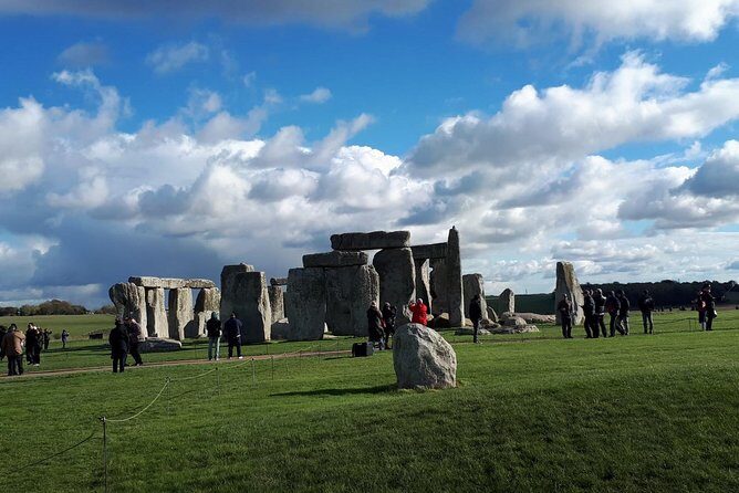 Stonehenge Shuttle Bus from London with Optional Fish & Chips - What Travelers Say