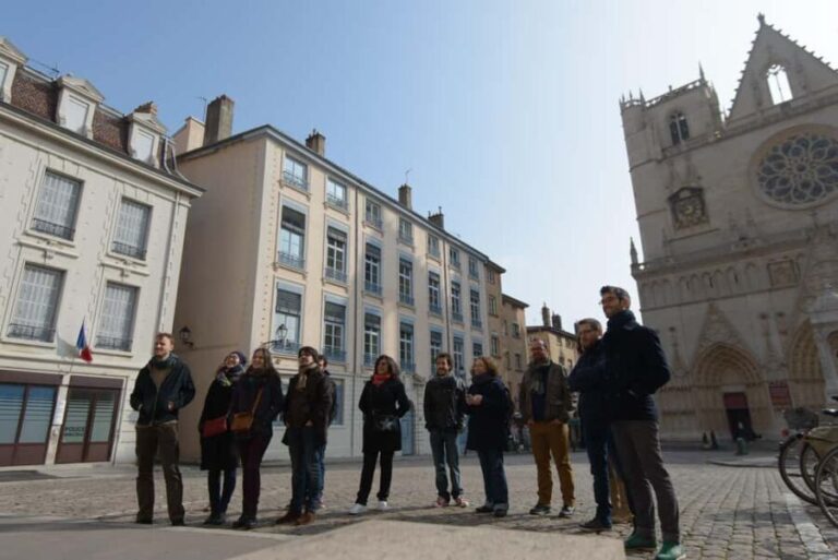 Storytelling tour of the Vieux-Lyon in French - The Practical Aspects
