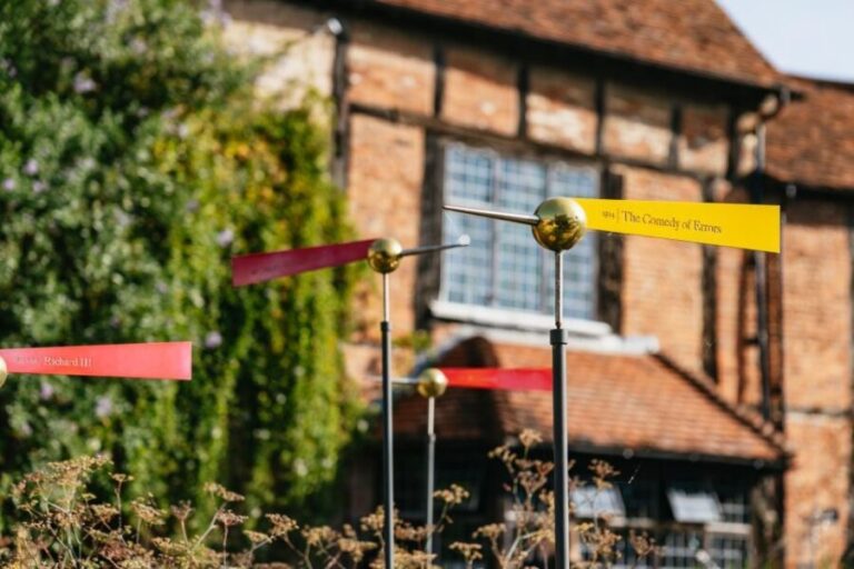 Stratford-upon-Avon: Shakespeare's Birthplace Ticket - The Atmosphere and Overall Feel