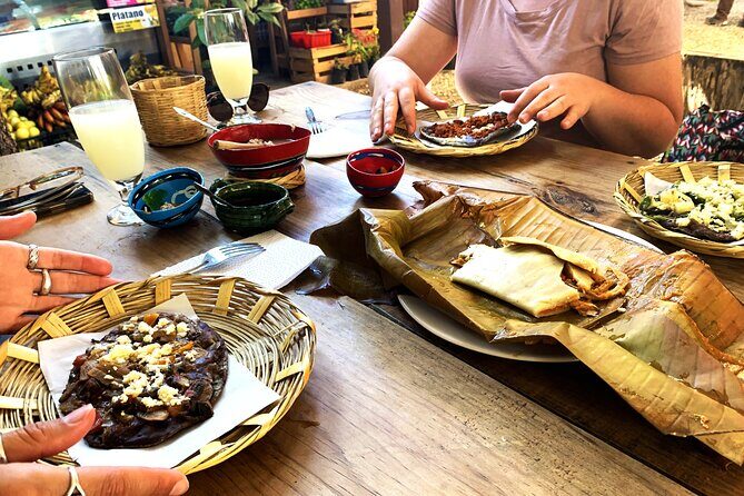 Street Food and 3 Markets Tour, Meat and Veggie Options - What’s on the Plate?