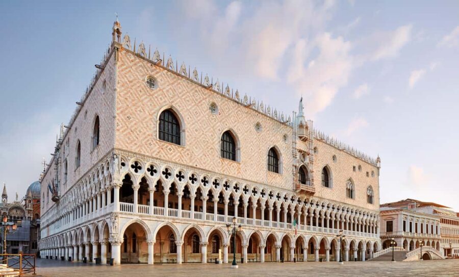 Stroll The Halls of Doge's Palace on a Guided Tour in Venice - The Experience in Detail