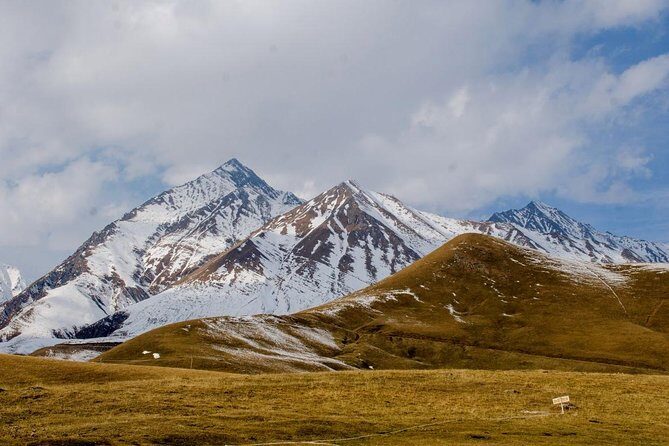 Sunday Group Tour to Kazbegi from Tbilisi (Budget-Friendly) - The Guide and Group Experience