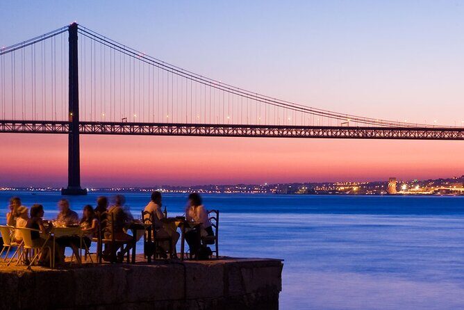 Sunset and Sea Food in Cacilhas - Dive Into the Details