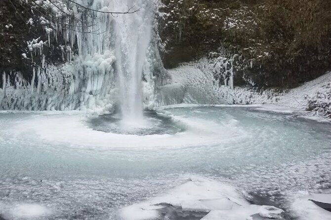 Sunset Tour of Multnomah Falls plus Vista House and Other Falls - Why the Sunset at Crown Point Matters