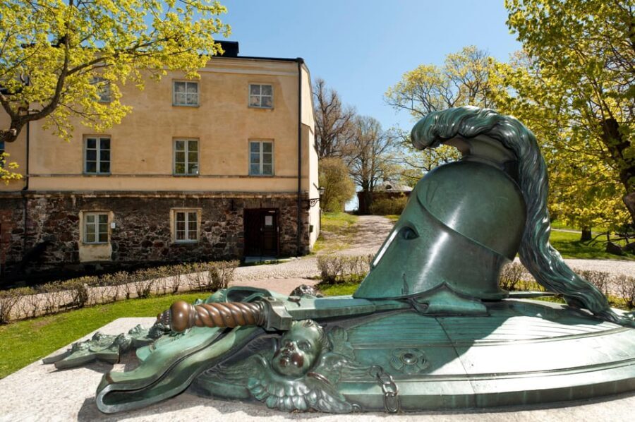 Suomenlinna: Guided Walking Tour with an Authorized Guide - Who This Tour Is Best For